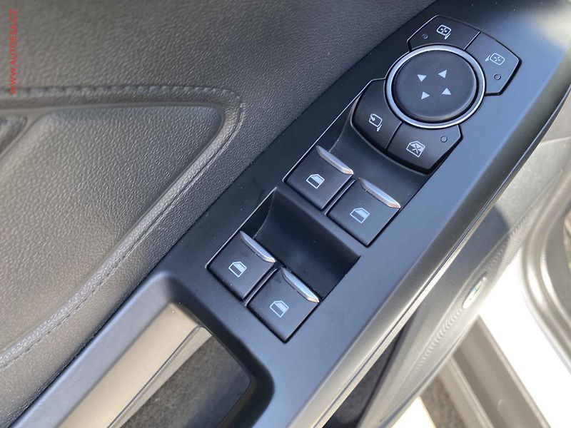 Ford Focus (2018) 1.5 EcoBlue, AT, navi, park - fotka 13 z 19