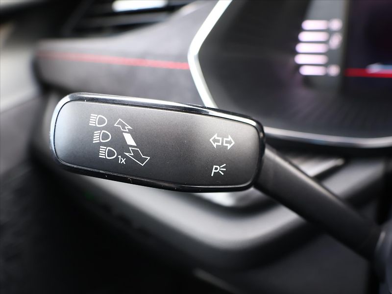 Škoda Octavia 2,0 TSI RS 180kW DSG CZ 1.Maj - fotka 16 z 30