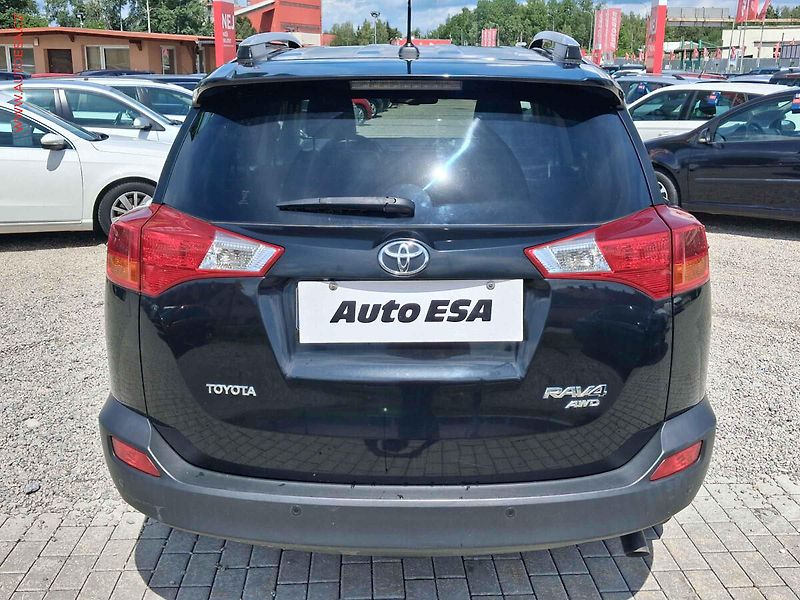Toyota RAV4 (2014) 2.0 D-4D 4x4, AC, kůže - fotka 5 z 25
