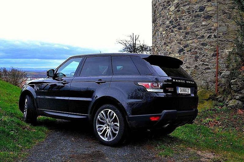Range Rover Sport.