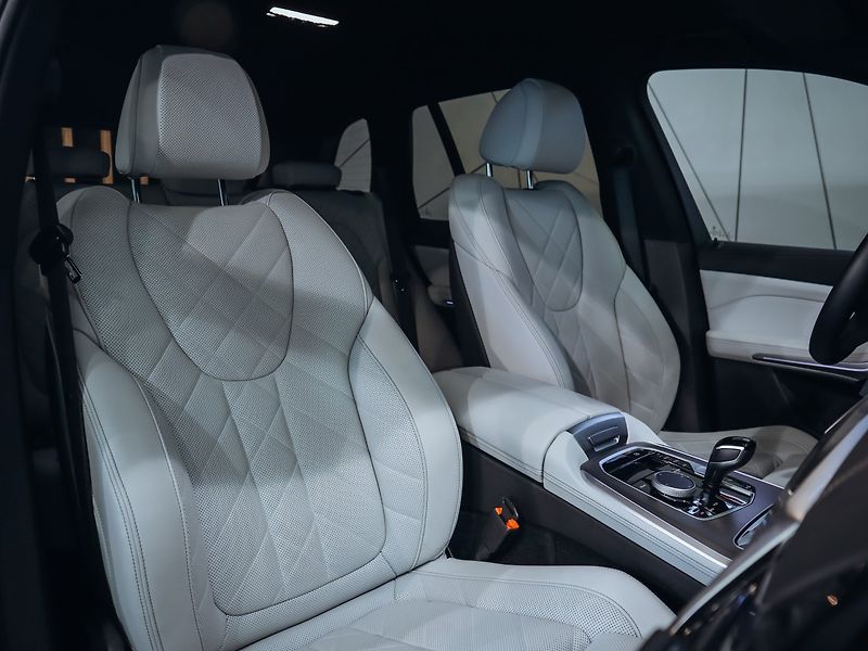 BMW X5 30d xDrive, M-Paket - fotka 17 z 20