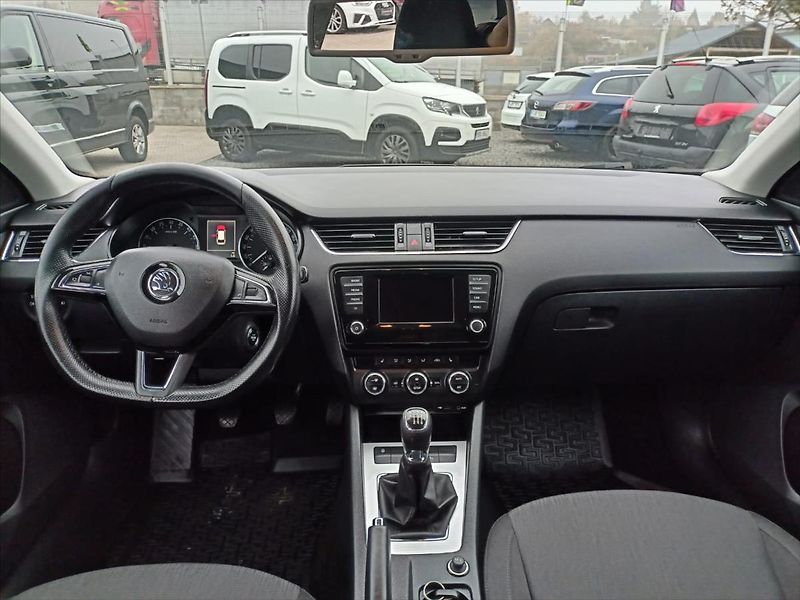 Škoda Octavia 2,0 TDI - fotka 11 z 18