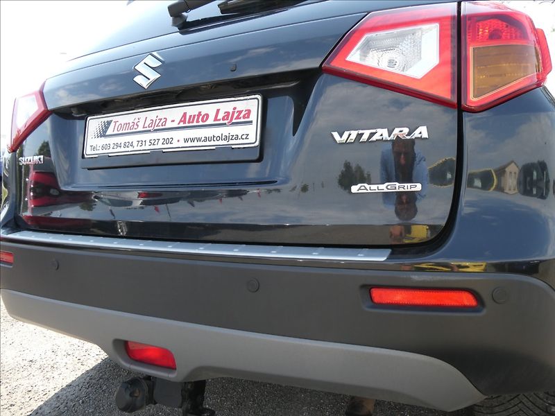 Suzuki Vitara 1,4 T 103kW 4x4 automat,závěs - fotka 10 z 49