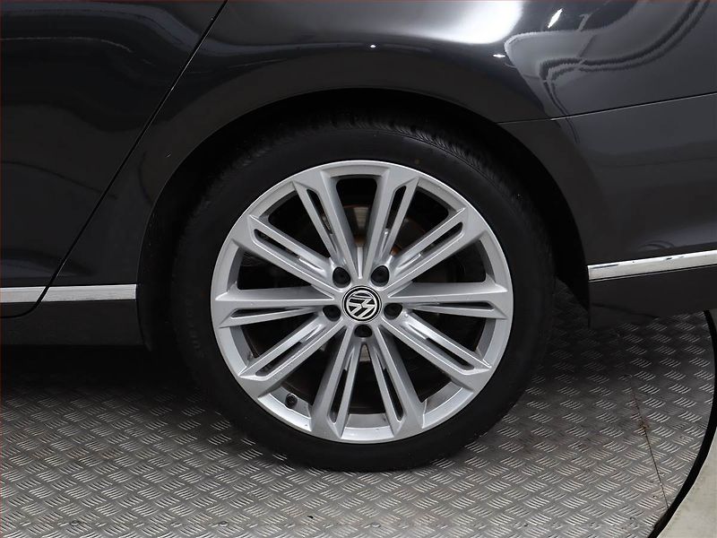 Volkswagen Passat (2020) 2.0 TDI - fotka 13 z 22