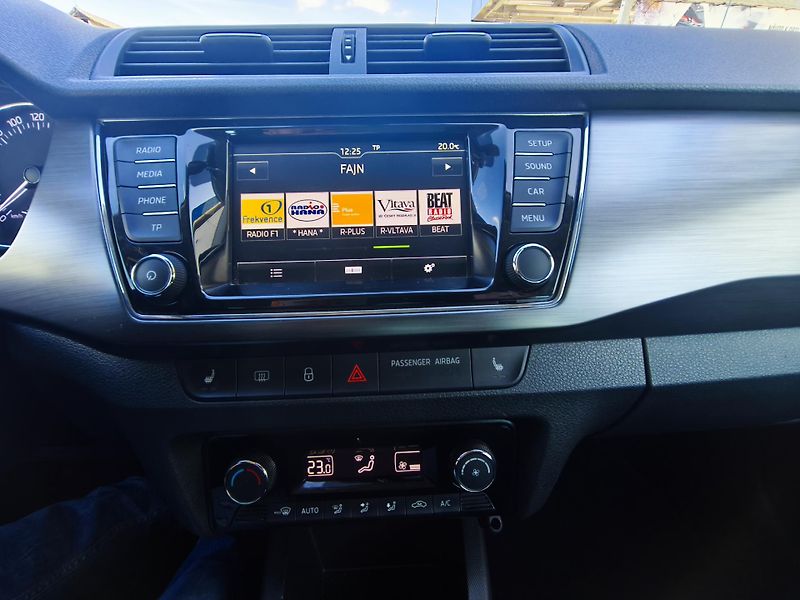 Škoda Fabia (2018) 1.2TSI, park.senzor, výhřev - fotka 16 z 21
