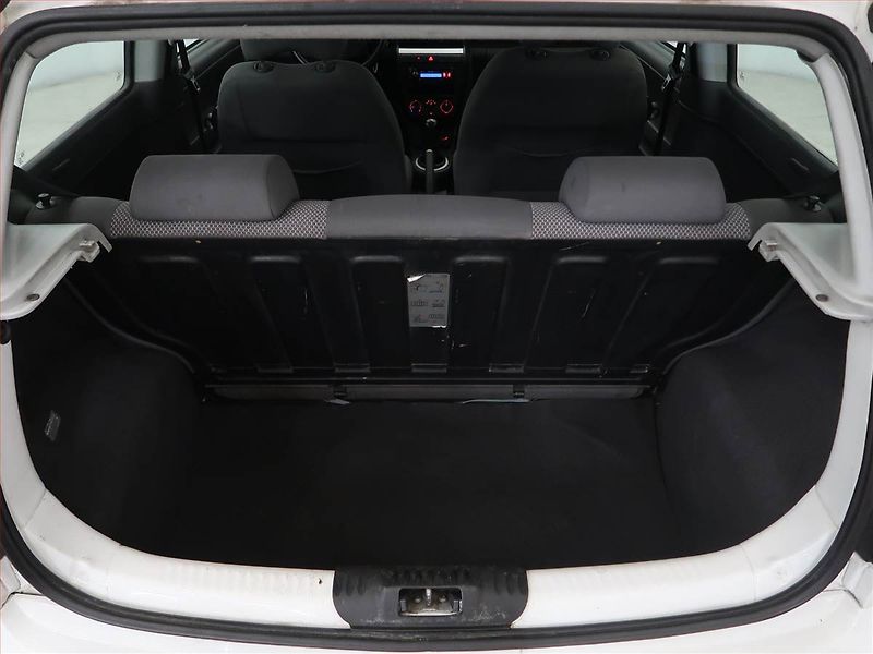 Volkswagen Fox (2010) 1.4 TDI, nová STK - fotka 12 z 12