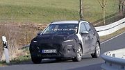 Maskovaný prototyp malého SUV Hyundai Kona.