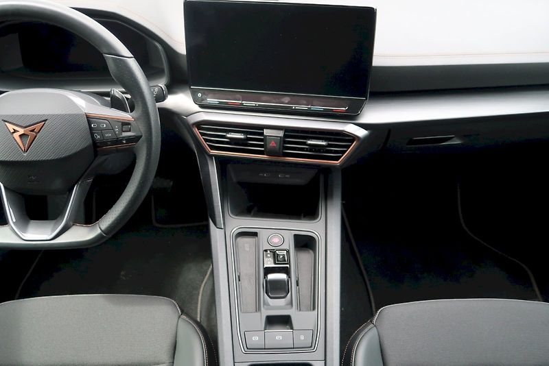 Cupra Formentor (2024) 2.0 TSI 140 kW 4x4 DSG - fotka 22 z 28