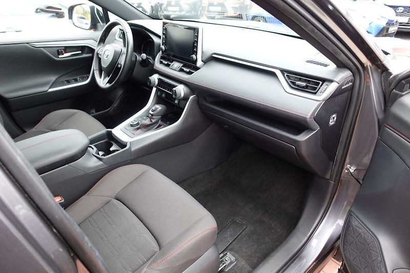 Toyota RAV4 2,5 PHEV Plug-in Comfort 4x4 - fotka 12 z 35