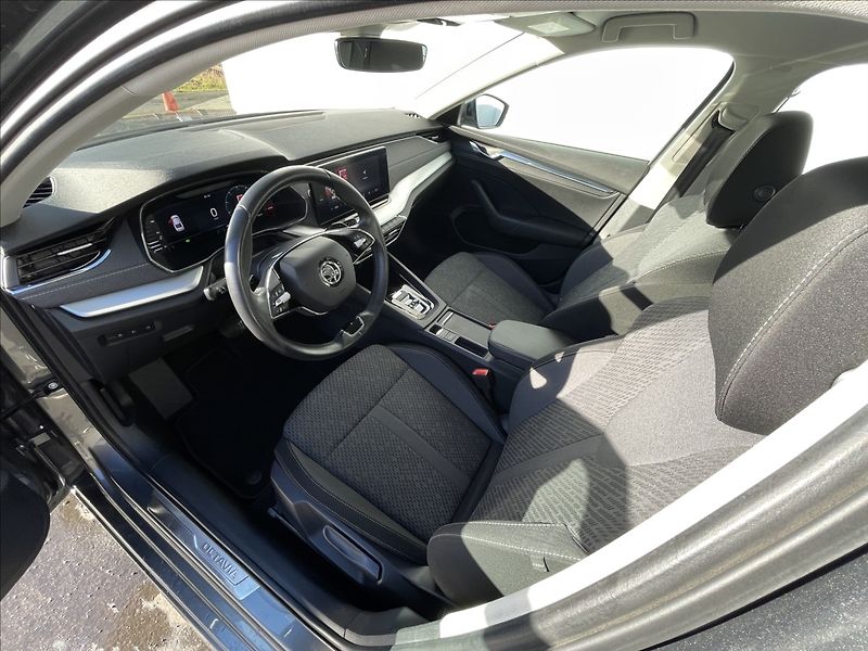 Škoda Octavia 2,0 TDI DSG Style Plus ACC - fotka 5 z 24