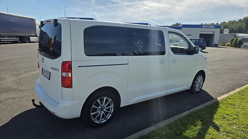 Toyota ProAce Verso (2020) 2.0D-4D 130 kW 6 míst, DPH VIP - fotka 22 z 29
