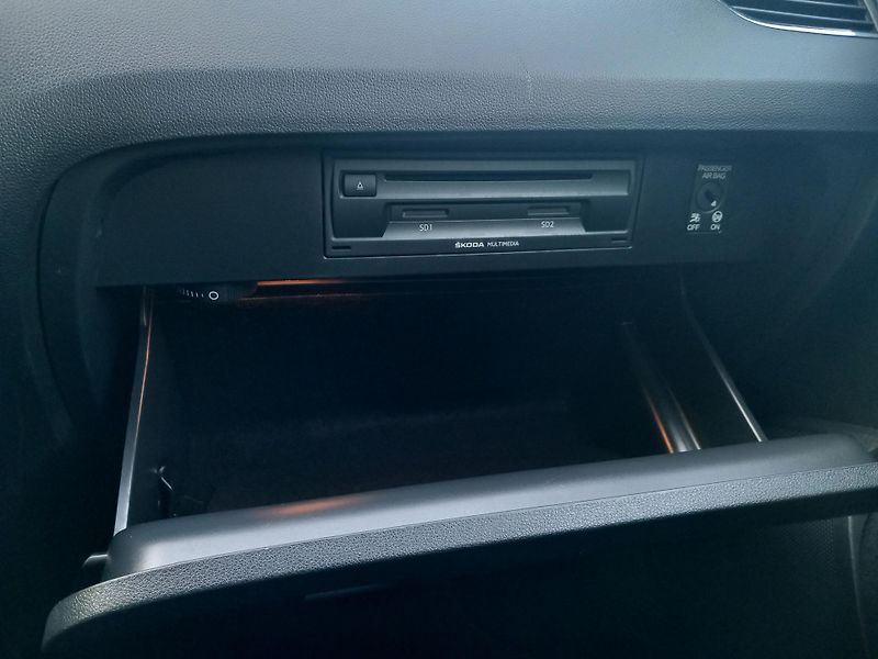 Škoda Octavia (2016) 2,0TDi 135kw RS 4x4  DSG NAVI  - fotka 37 z 48