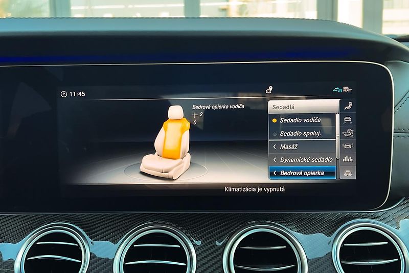 Mercedes-Benz Třídy E (2017) E63S AMG 4Matic+ V8 Biturbo - fotka 75 z 99