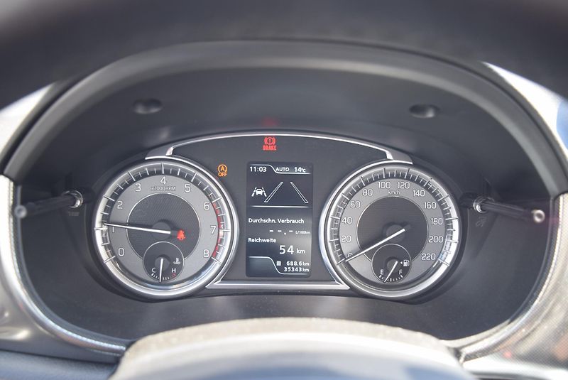 Suzuki Vitara (2019) 1.4 103kw BOOSTER JET ALL GRIP - fotka 33 z 50