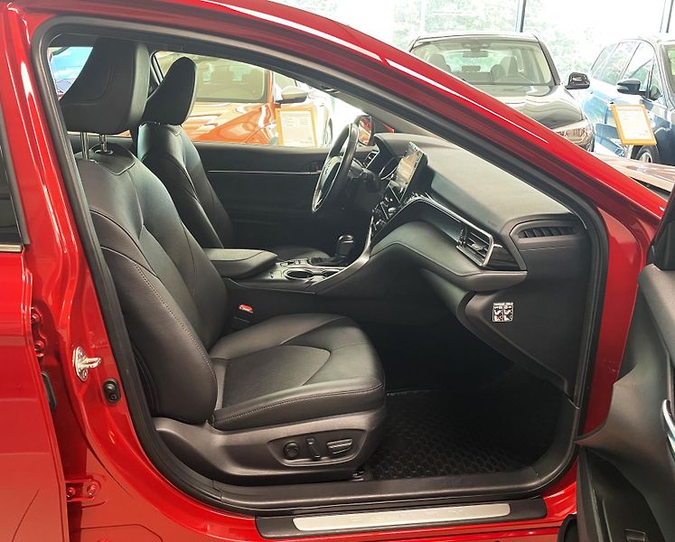 Toyota Camry 2.5 HEV, EXECUTIVE, ČR - fotka 11 z 28