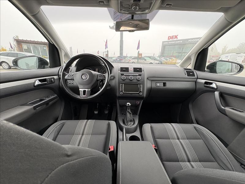 Volkswagen Touran 2,0 TDi 103kW Xen,Pano,Nez.top - fotka 9 z 42