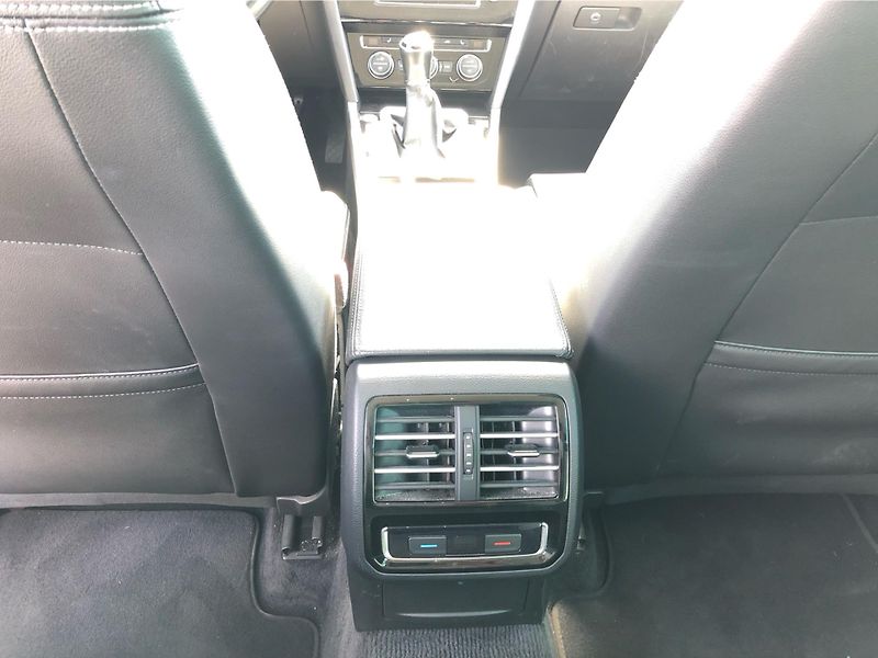 Volkswagen Passat Variant 2.0 TDi 4-Motion HIGHL - fotka 22 z 29