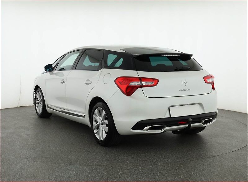 Citroën DS5 (2015) 2.0 BlueHDi, Automat, Navi - fotka 4 z 19