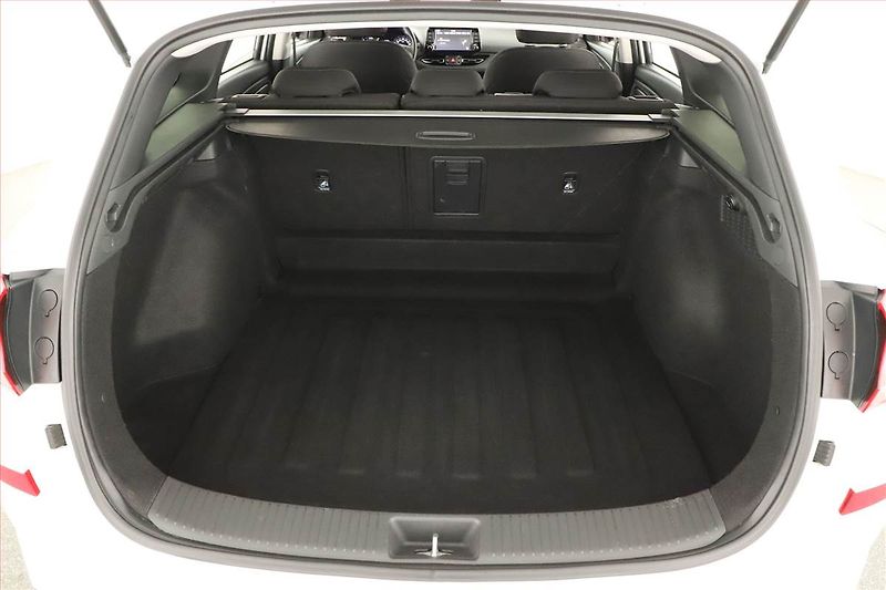 Hyundai i30 (2021) Smart 1.6 CRDi, ČR,1.maj - fotka 10 z 15