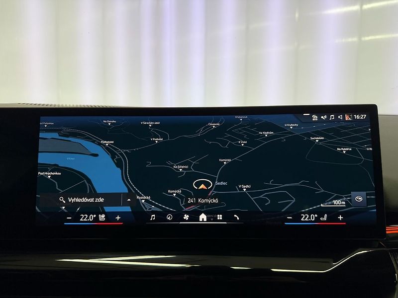 BMW Řada 5 520d xDrive M-SPORT, HARMAN&KA - fotka 15 z 35