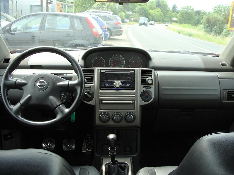 Nissan X-Trail 2.2 DCi, 100 kW, klimatizace - fotka 20 z 27