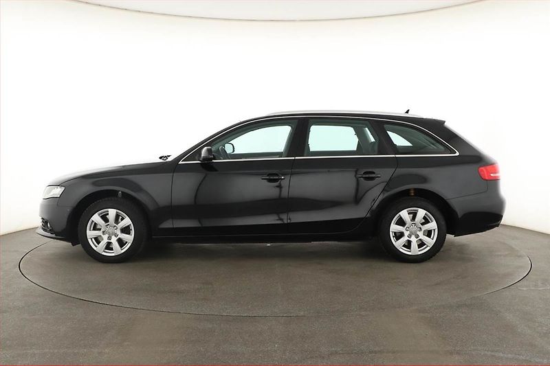 Audi A4 (2011) 2.0 TDI, Navi, Tempomat - fotka 3 z 16