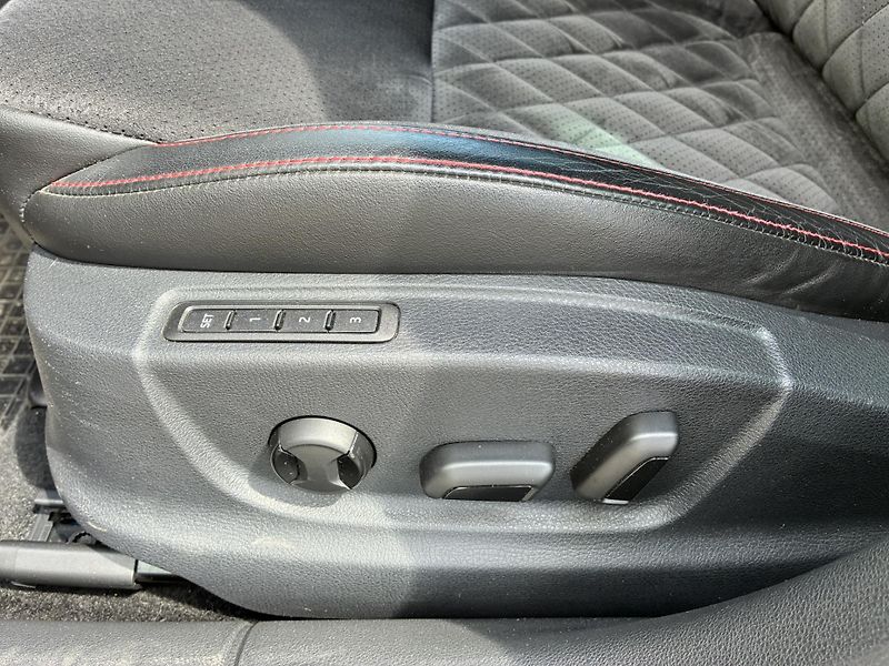 Škoda Octavia 2.0 TDI 4x4 DSG / 135 kW RS - fotka 12 z 26