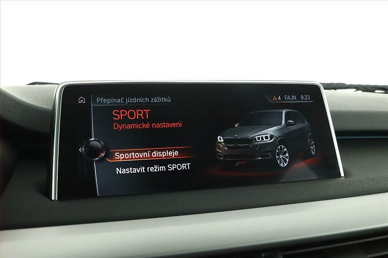 BMW X5 (2017) xDrive30d - fotka 13 z 20