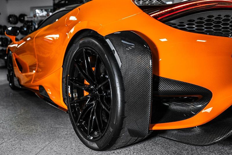McLaren 765LT LIFT/B&W/MSO/CARBON/BREAKS - fotka 21 z 40