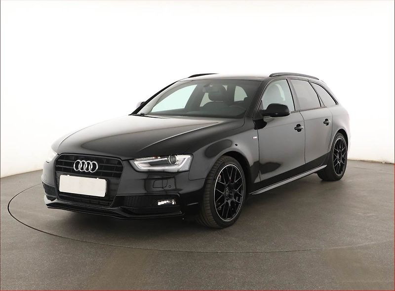 Audi A4 (2012) 3.0 TDI, Automat, Navi - fotka 2 z 20