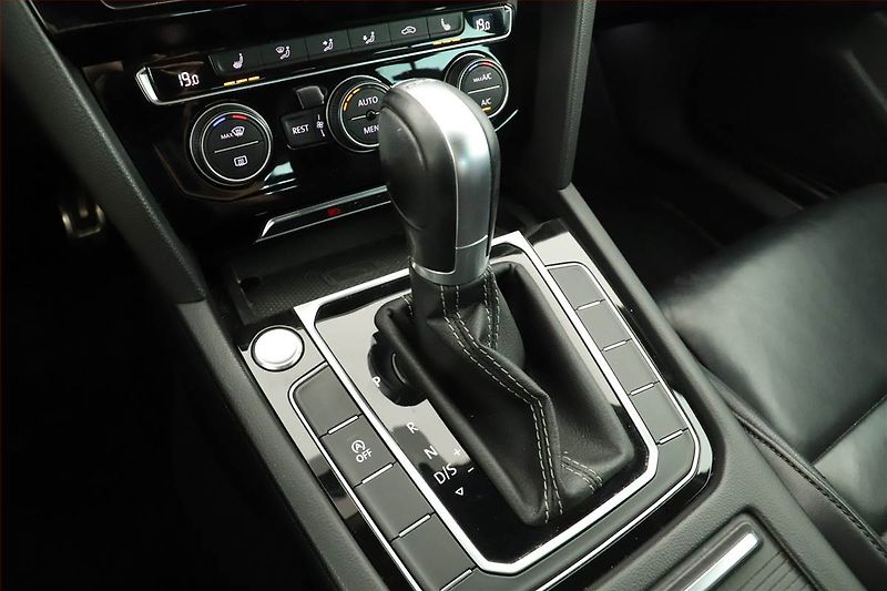 Volkswagen Passat (2019) R-Line 2.0 TDI, 4X4, Automat - fotka 10 z 16