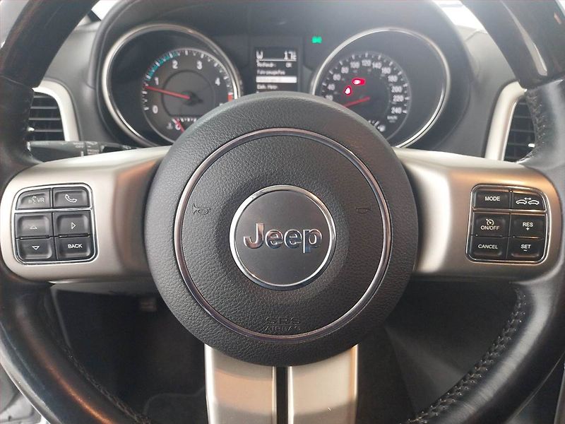 Jeep Grand Cherokee (2012) 3.0 CRD, 4X4, Automat - fotka 17 z 19