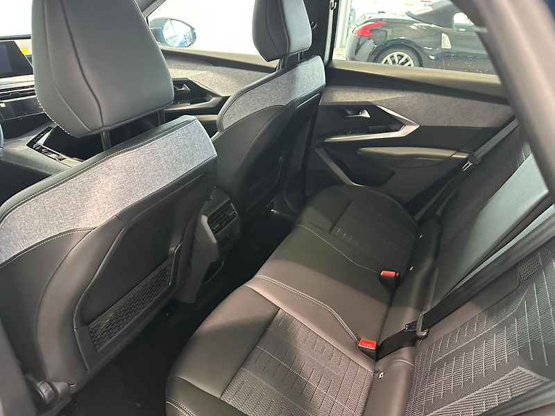 Peugeot 3008 (2026) GT Elektromotor 157 kW - fotka 10 z 19