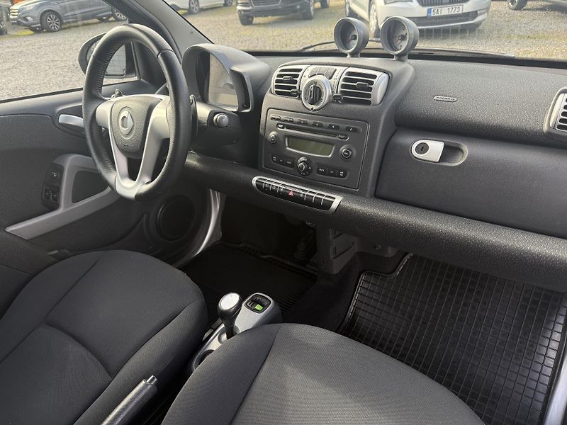 Smart Fortwo 1.0i MHD klima - fotka 10 z 17
