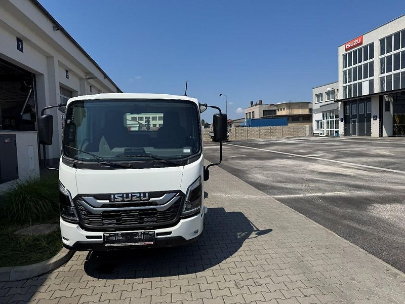 Isuzu M21 (2026) - fotka 3 z 9