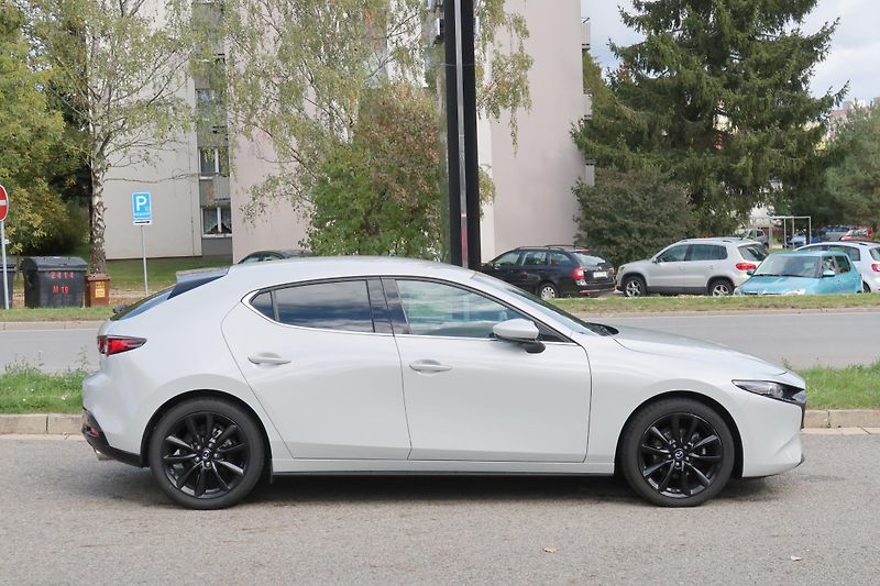 Mazda 3 2,0 X186 AT AWD, Bose,360°kam. - fotka 5 z 29
