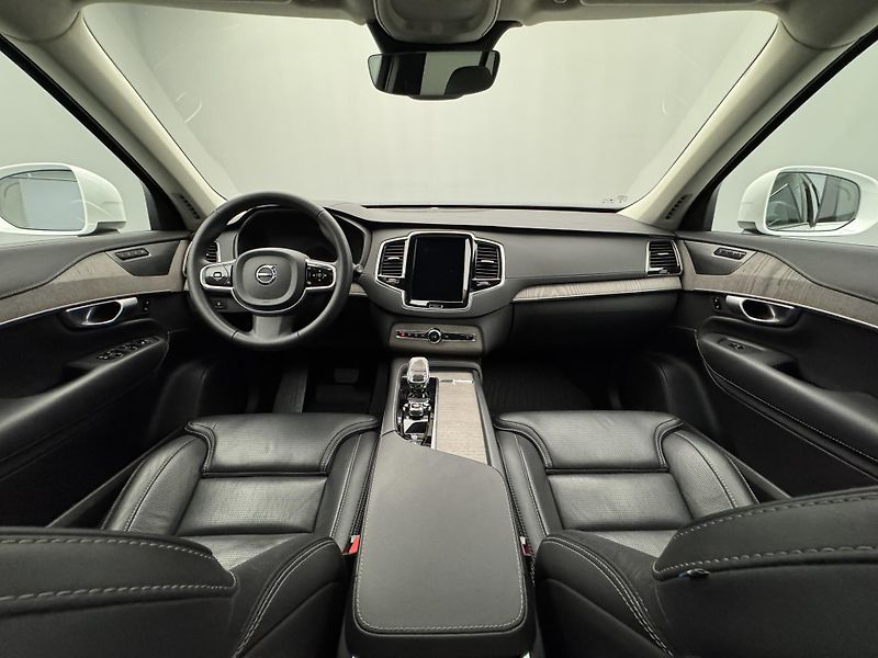 Volvo XC90 T8 AWD RECHARGE BRIGHT PLUS CZ - fotka 2 z 55