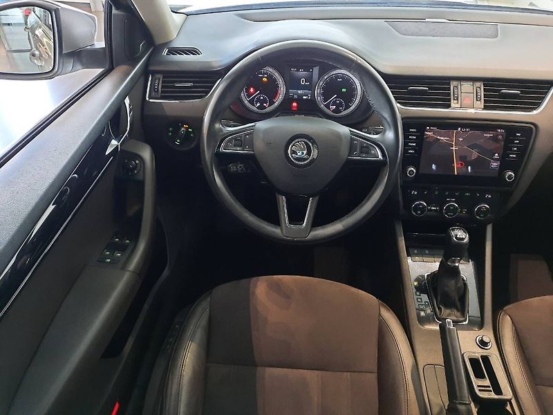 Škoda Octavia (2017) Laurin&Klement 2.0 TDI 4x4 (13 - fotka 11 z 26