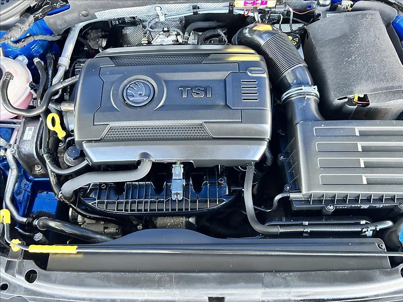 Škoda Octavia 1,8   TSI 132kW,STYLE,2.MAJITE - fotka 24 z 24