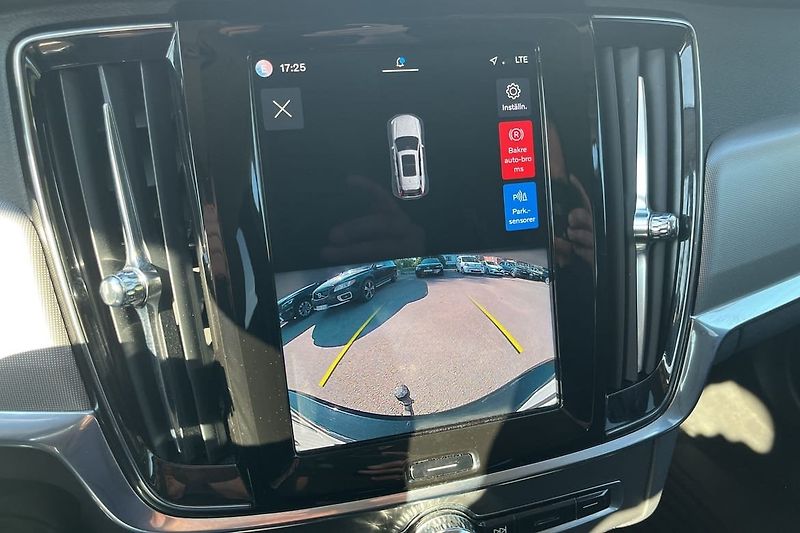 Volvo V90 Recharge T6 AWD Kamera Tažné - fotka 11 z 13