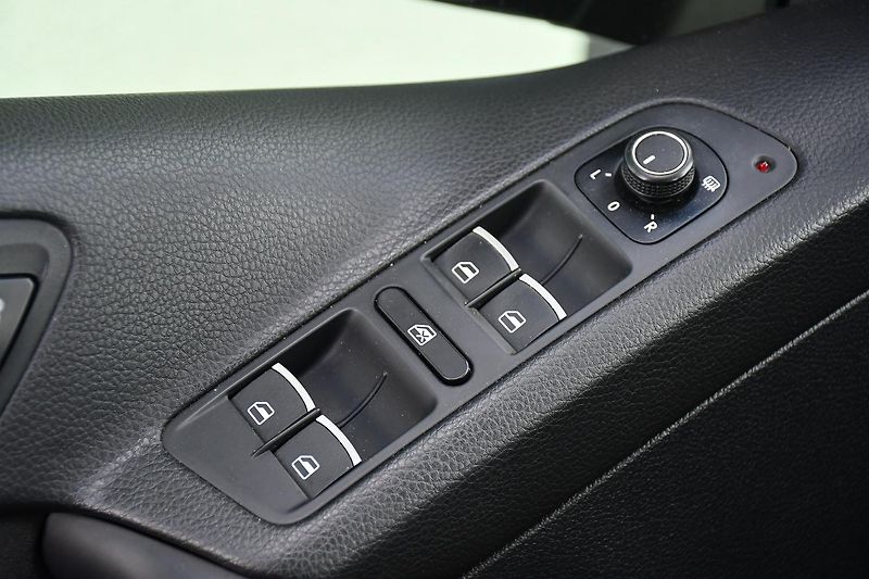 Volkswagen Tiguan 2.0TDi 110kW TAŽNÉ DSG 4MOTION - fotka 25 z 47