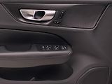 Volvo V60 T6 AWD PLUG-IN DARK REZERVACE - náhled 28