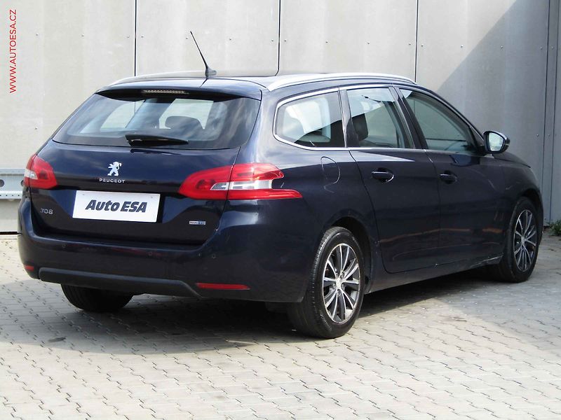 Peugeot 308 (2015) 2.0 HDi, servis.kniha, LED - fotka 4 z 19