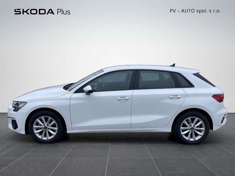 Audi A3 (2023) 30 TFSI 81 kW S-Tronic Basis - fotka 3 z 33