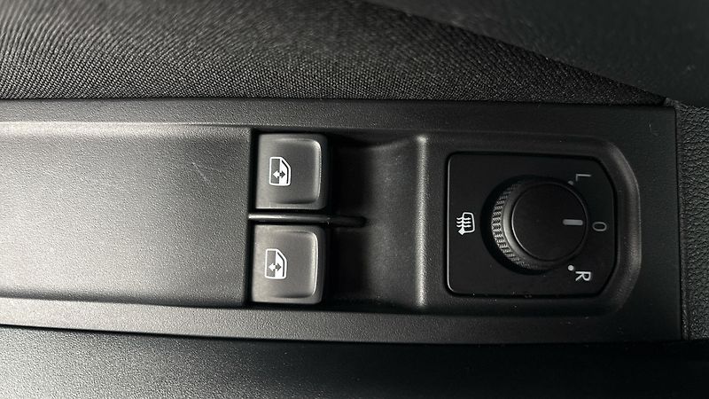 Škoda Scala 1.0 TSI Ambition - fotka 21 z 23