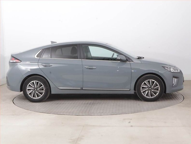 Hyundai Ioniq (2021) Electric 38 kWh, SoH 100% - fotka 6 z 20