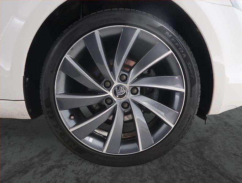 Škoda Octavia (2015) Laurin&Klement 2.0 TDI, 4X4 - fotka 15 z 22