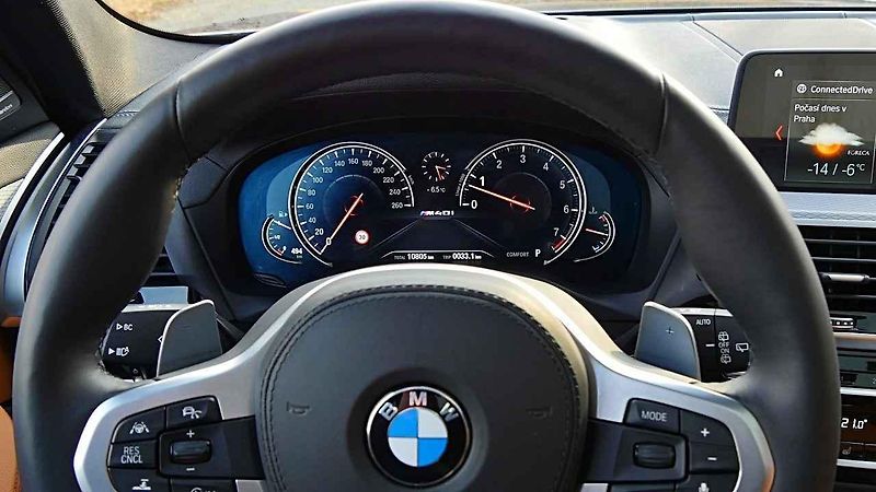 BMW X3 M40i.