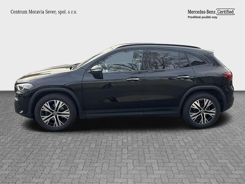 Mercedes-Benz GLA 200d 4MATIC - fotka 2 z 16