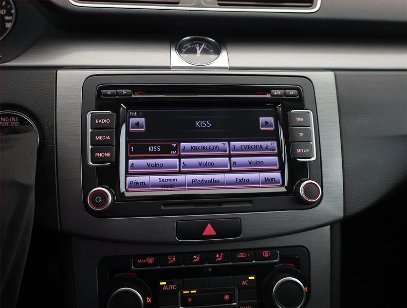 Volkswagen Passat (2011) 2.0 TDI, Tempomat - fotka 11 z 18
